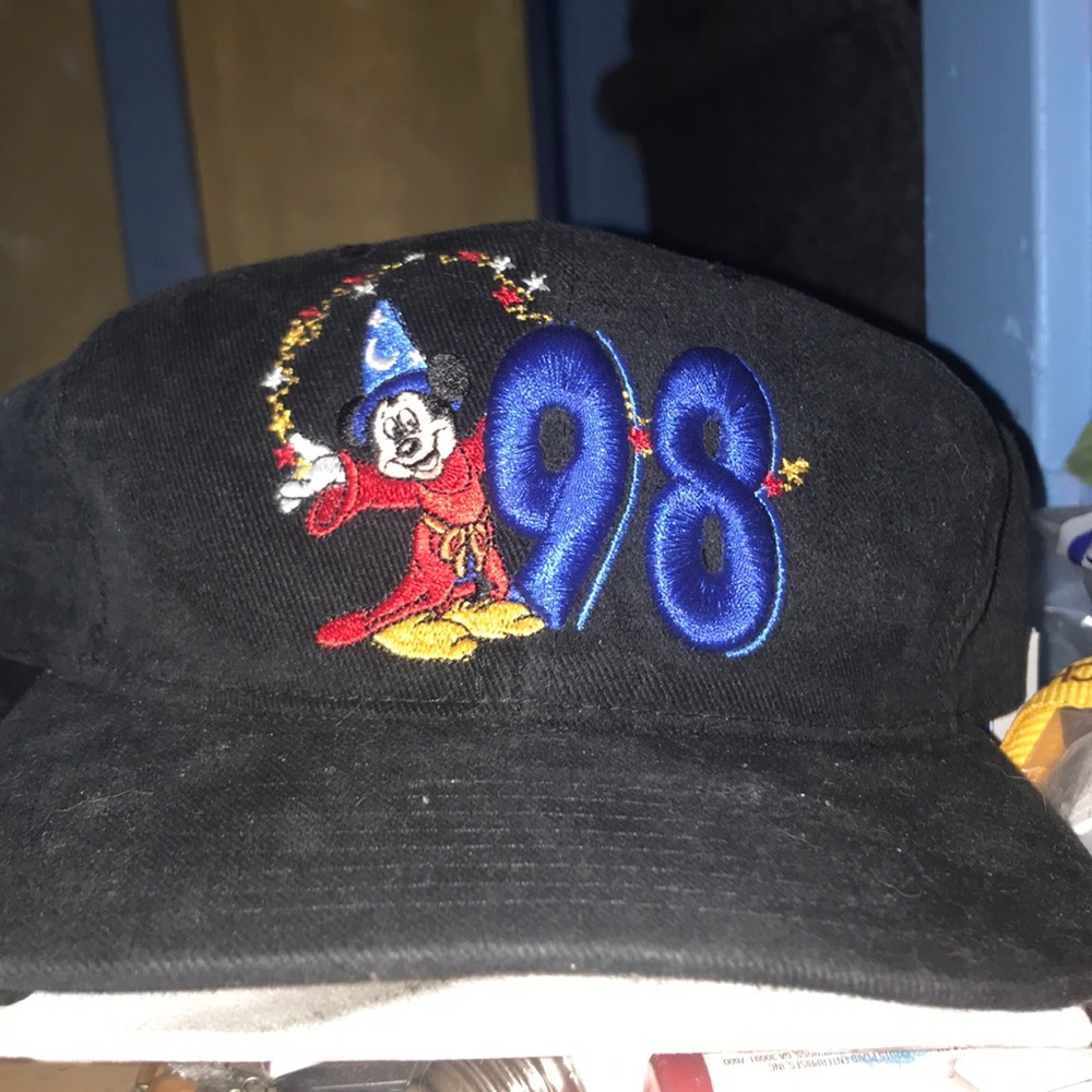 98 Disney land hat